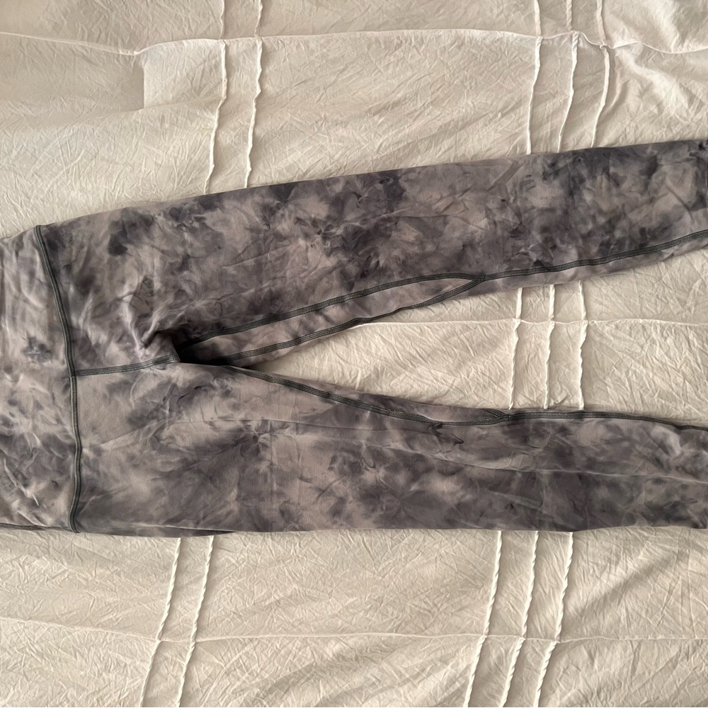 Multicolored Lululemon leggings. Size 6